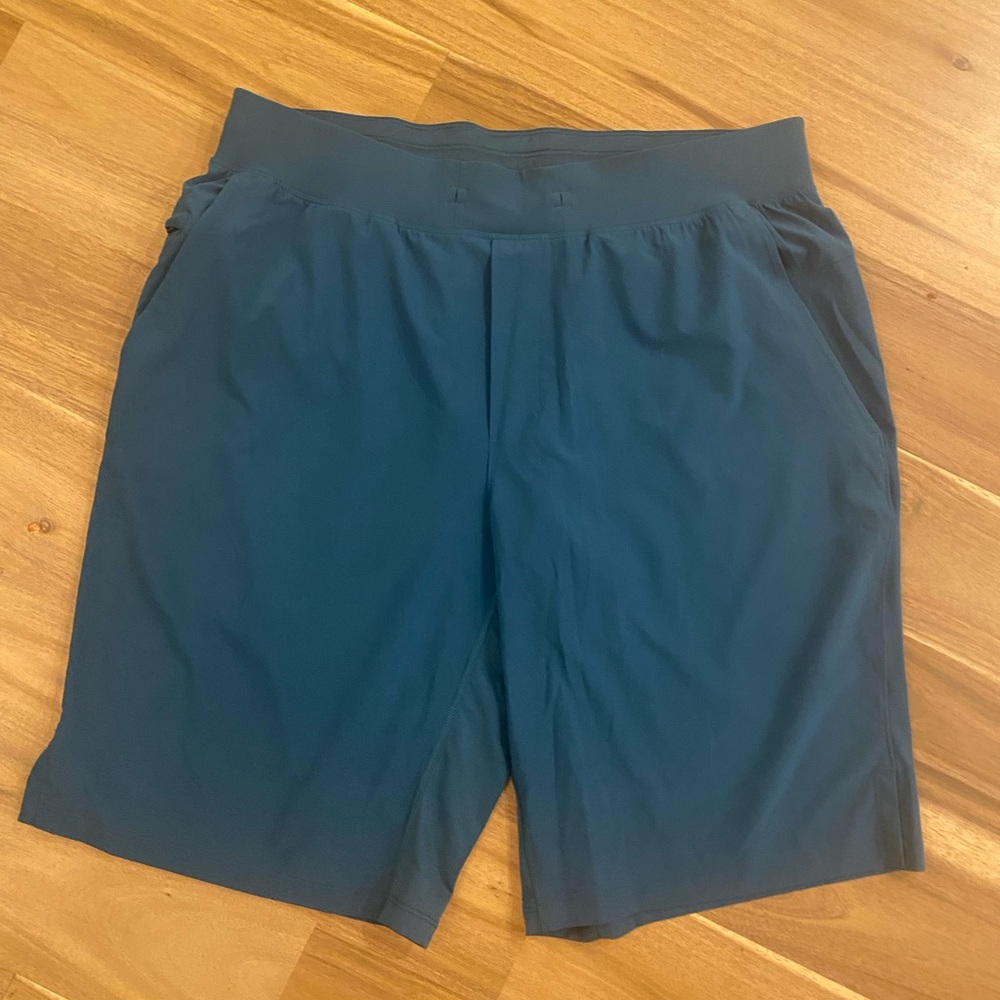 Men’s Lululemon shorts - like new